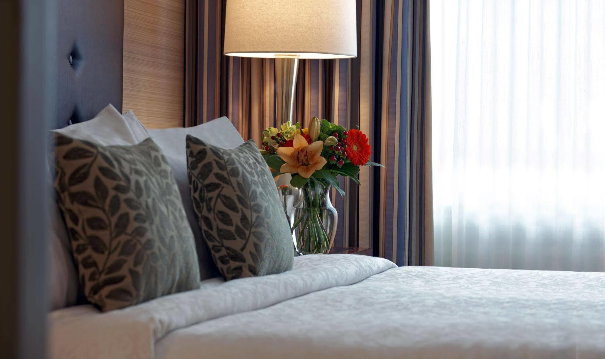 Cambridge Suites Toronto Zewnętrze zdjęcie